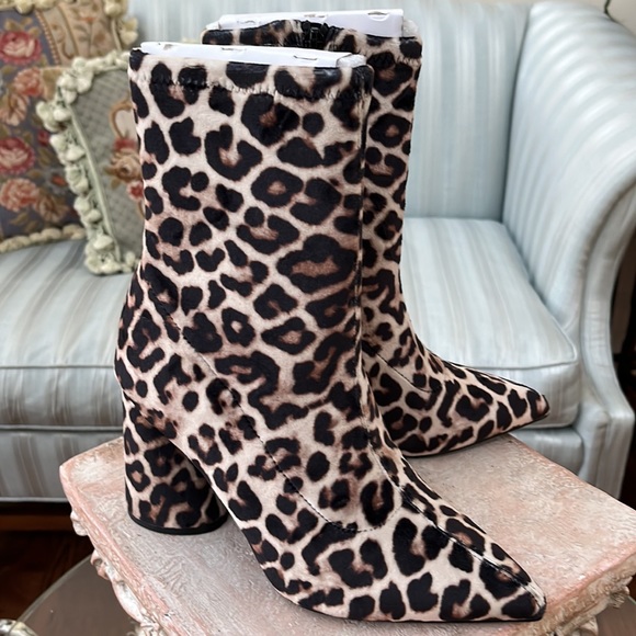 Steve Madden Valyant Leopard stretch boots - Size 6.5 - New in Box - Picture 2 of 10